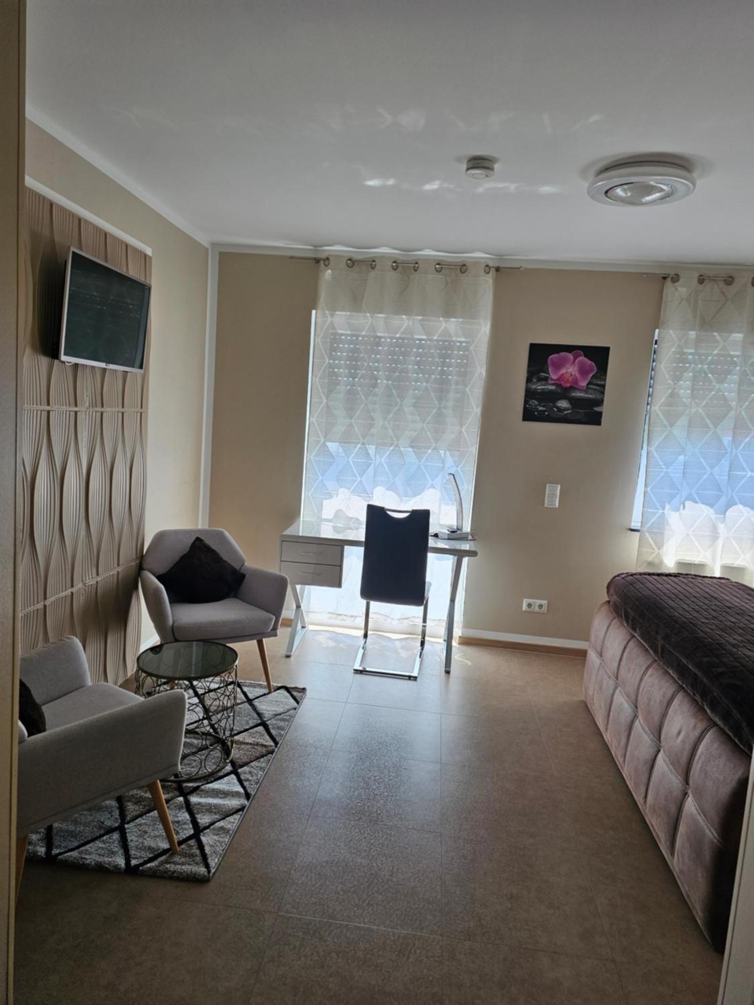 Aparthotel Magnolia Oberursel Bagian luar foto