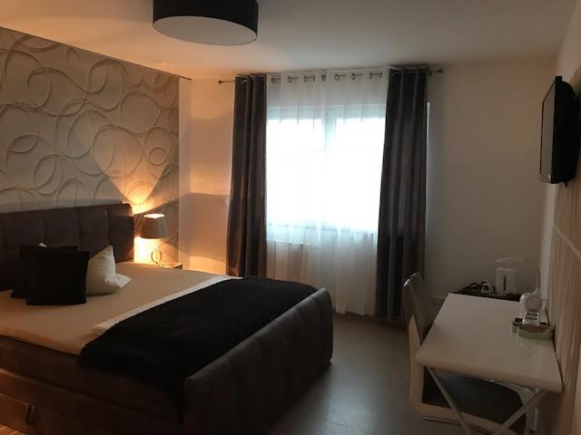 Aparthotel Magnolia Oberursel Bagian luar foto
