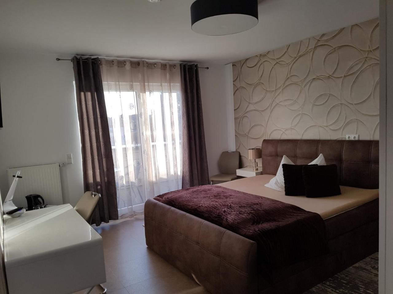 Aparthotel Magnolia Oberursel Bagian luar foto