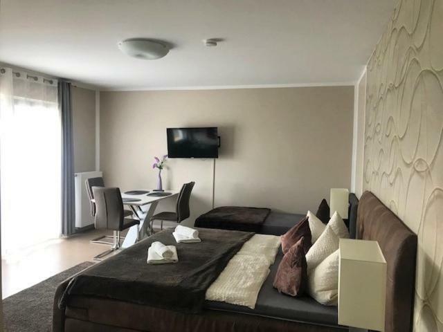 Aparthotel Magnolia Oberursel Bagian luar foto